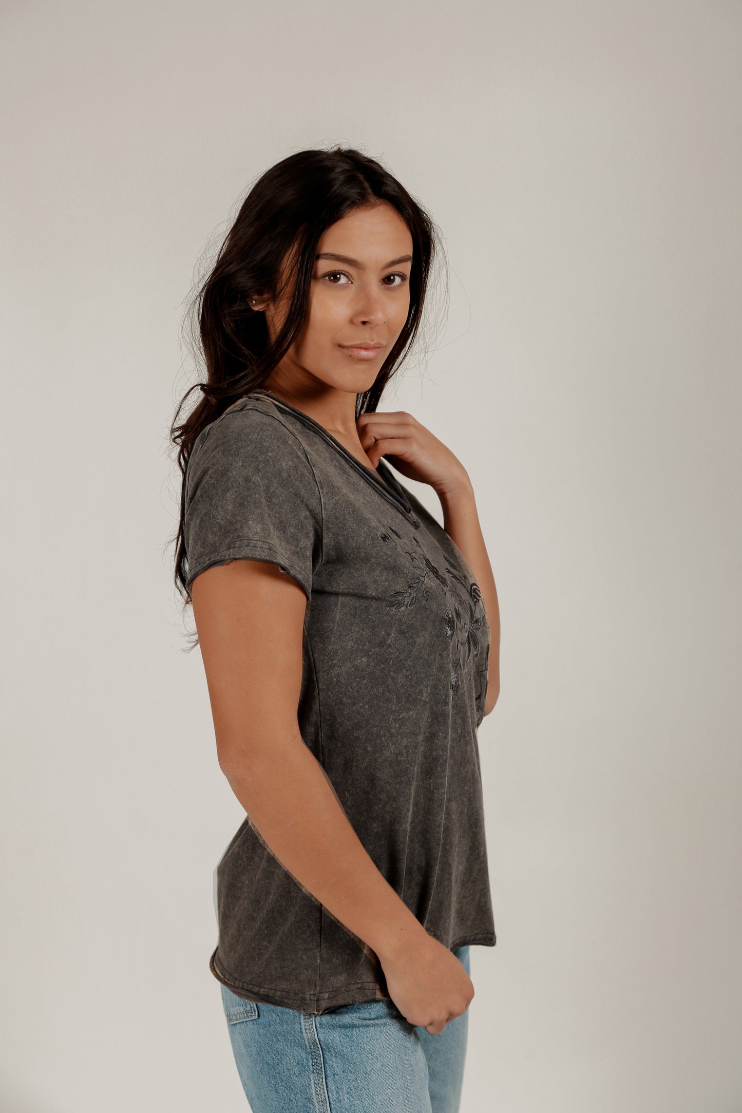 Farmhouse Bloom Tee (T240013 Mineral Washed Orange )