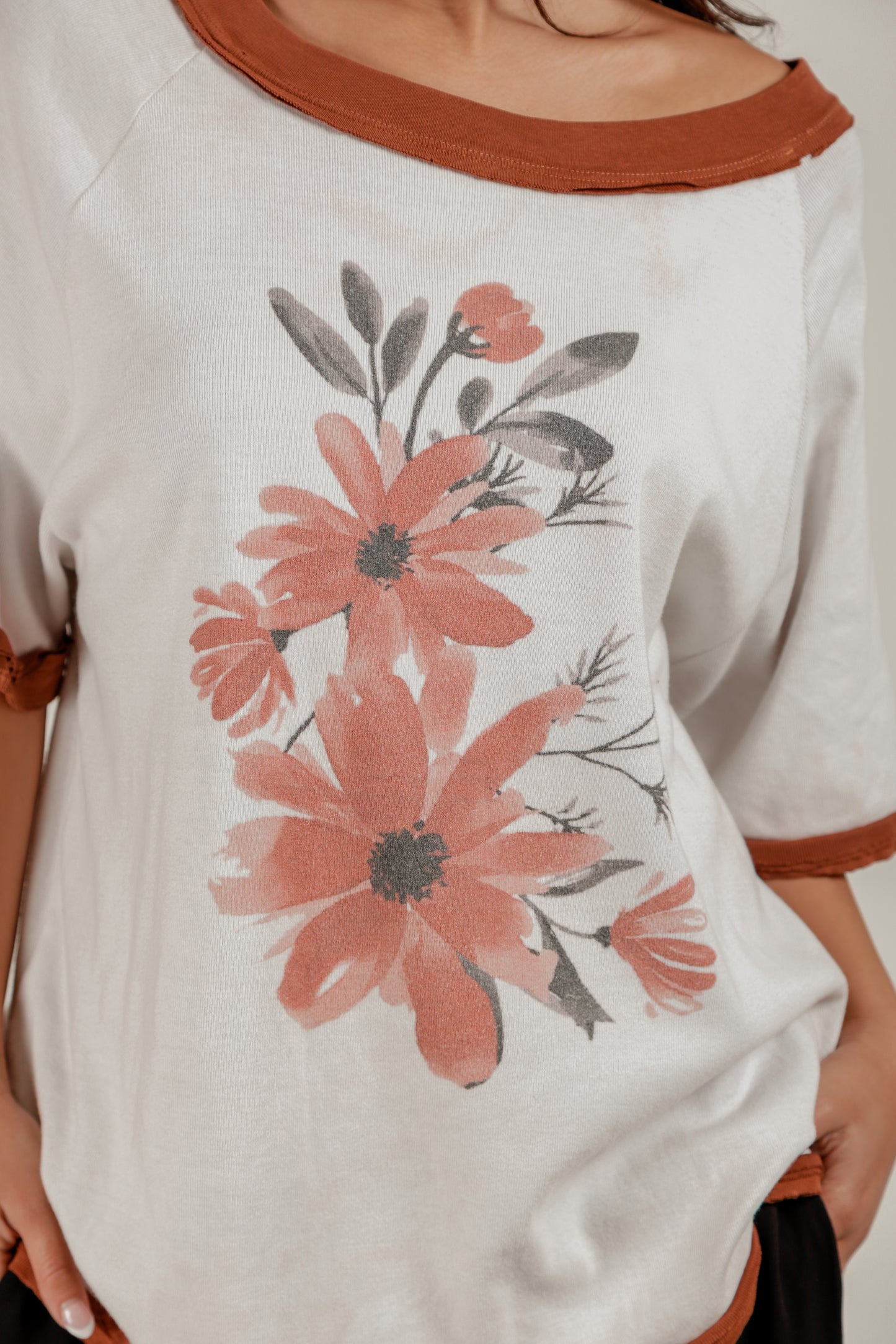 Crimson Bloom Raglan Tee (T2400015 White And Floral)