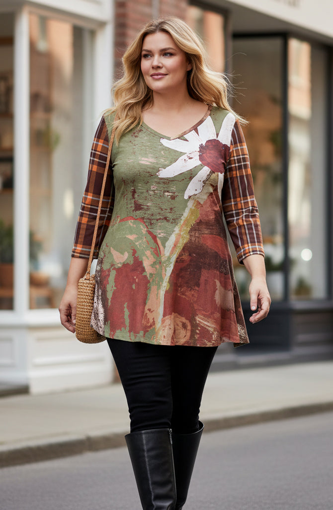 Soft V-Neck 3/4 Sleeve Tunic-Black White Dots