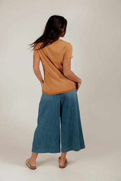 Farmhouse Bloom Tee (T240013 Mineral Washed Orange )
