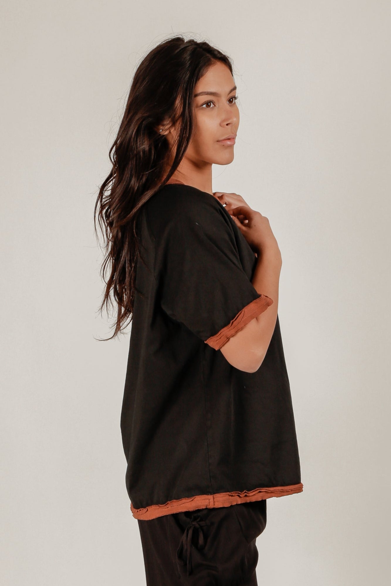 Rustic Nights Raglan Tee(T2400015  Sands Washed Black )
