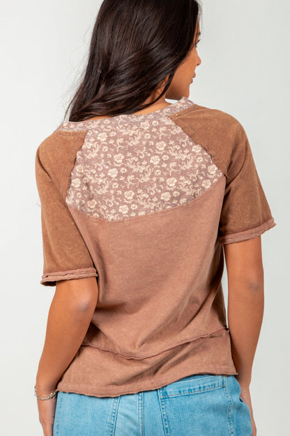 Mineral-Washed Cotton T-Shirt with Floral Patchwork (T2400019 Brown Multi)