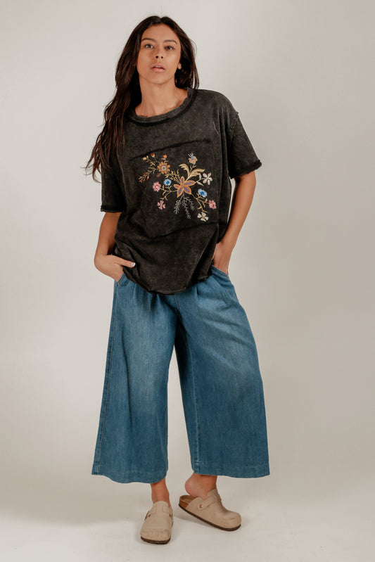 Embroidered Essence Tee (Wholesale) (T240002 BLACK EMB)