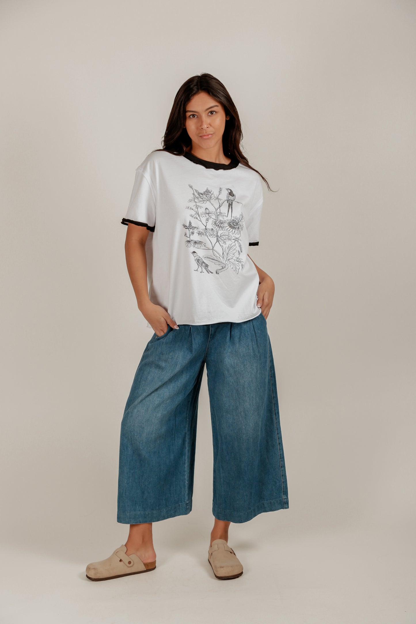 Sketch Garden Tee(T240002 White With Black Floral)
