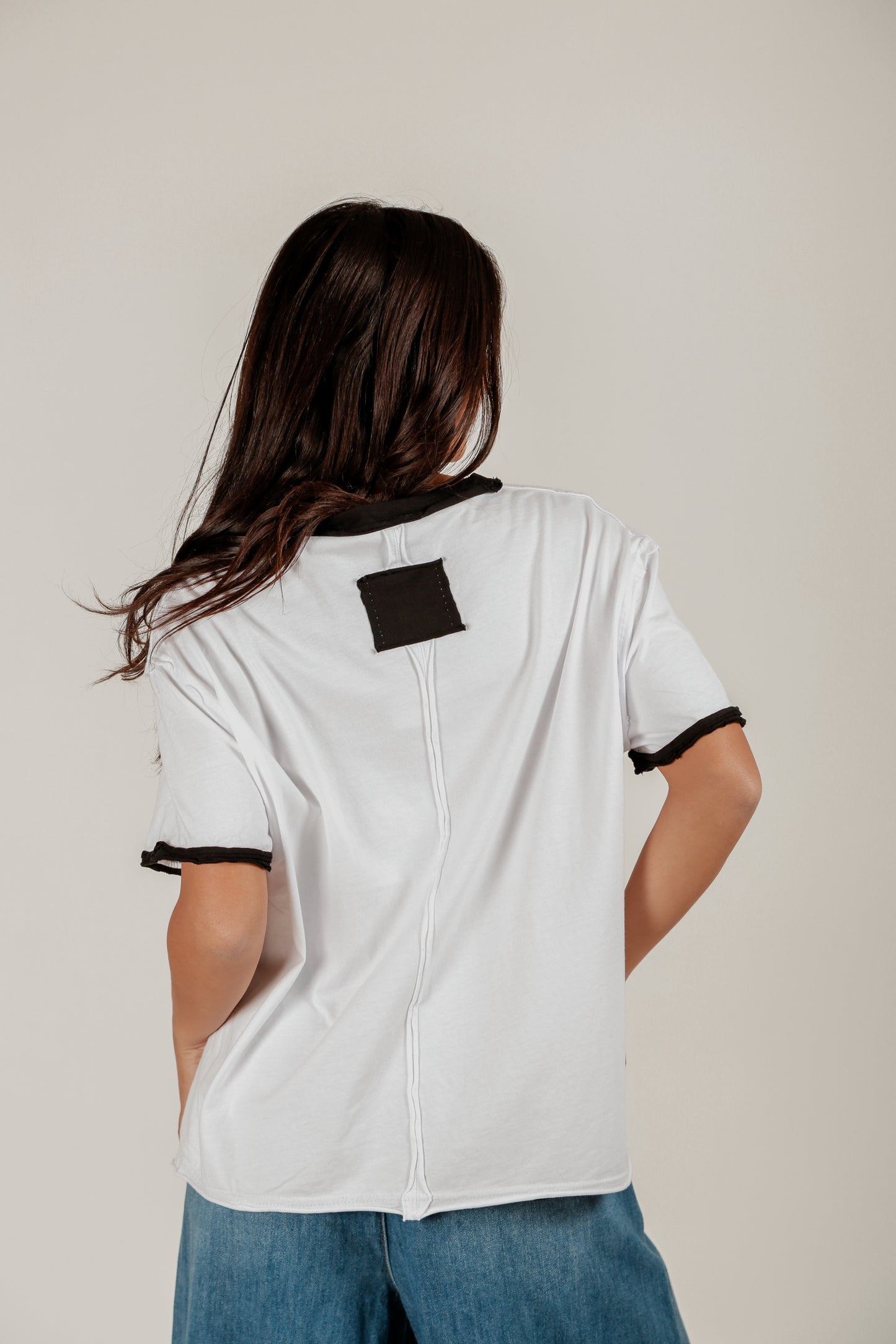 Sketch Garden Tee(T240002 White With Black Floral)