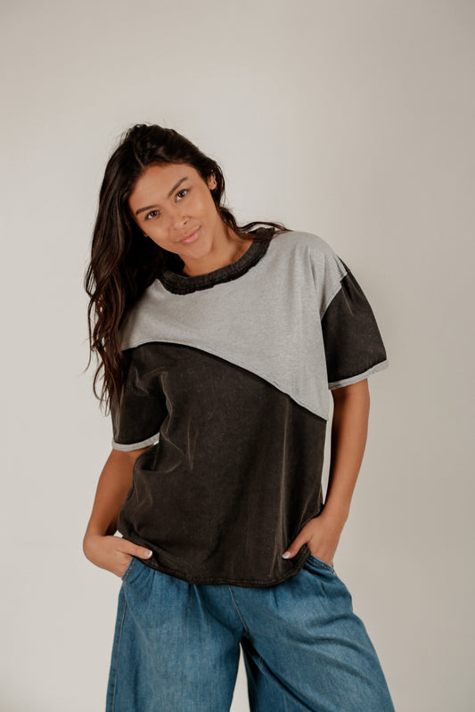 Black Grey Patched Tee(T240004 Black Grey )