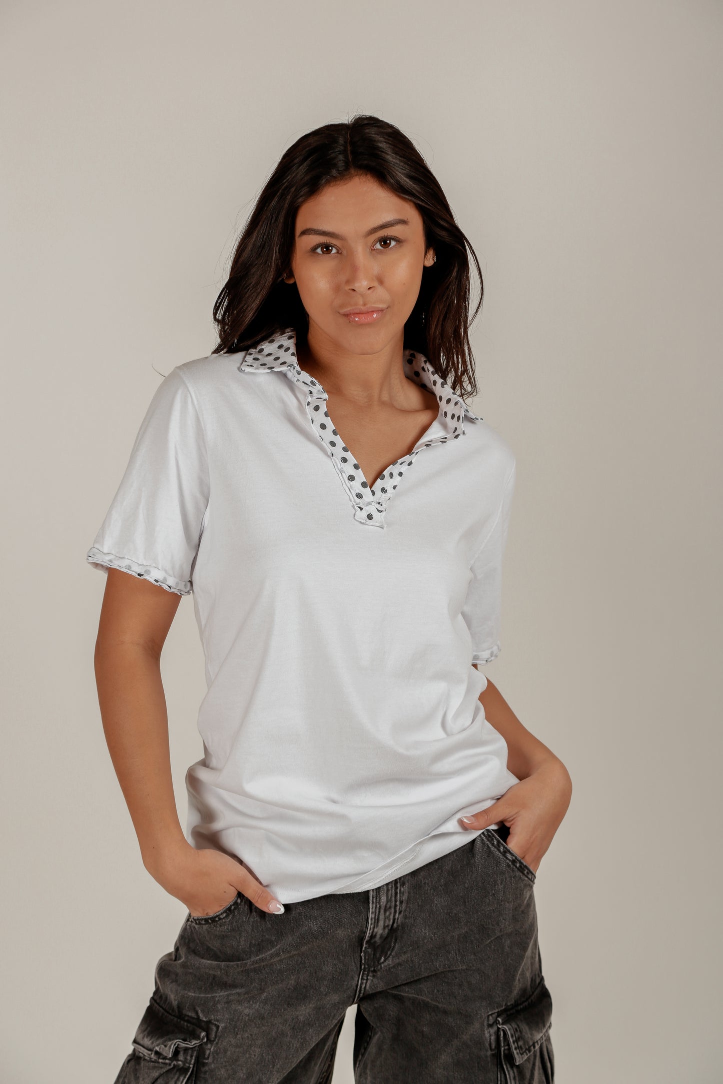 Polka Charm Tee (T240010 White Dots Collar)