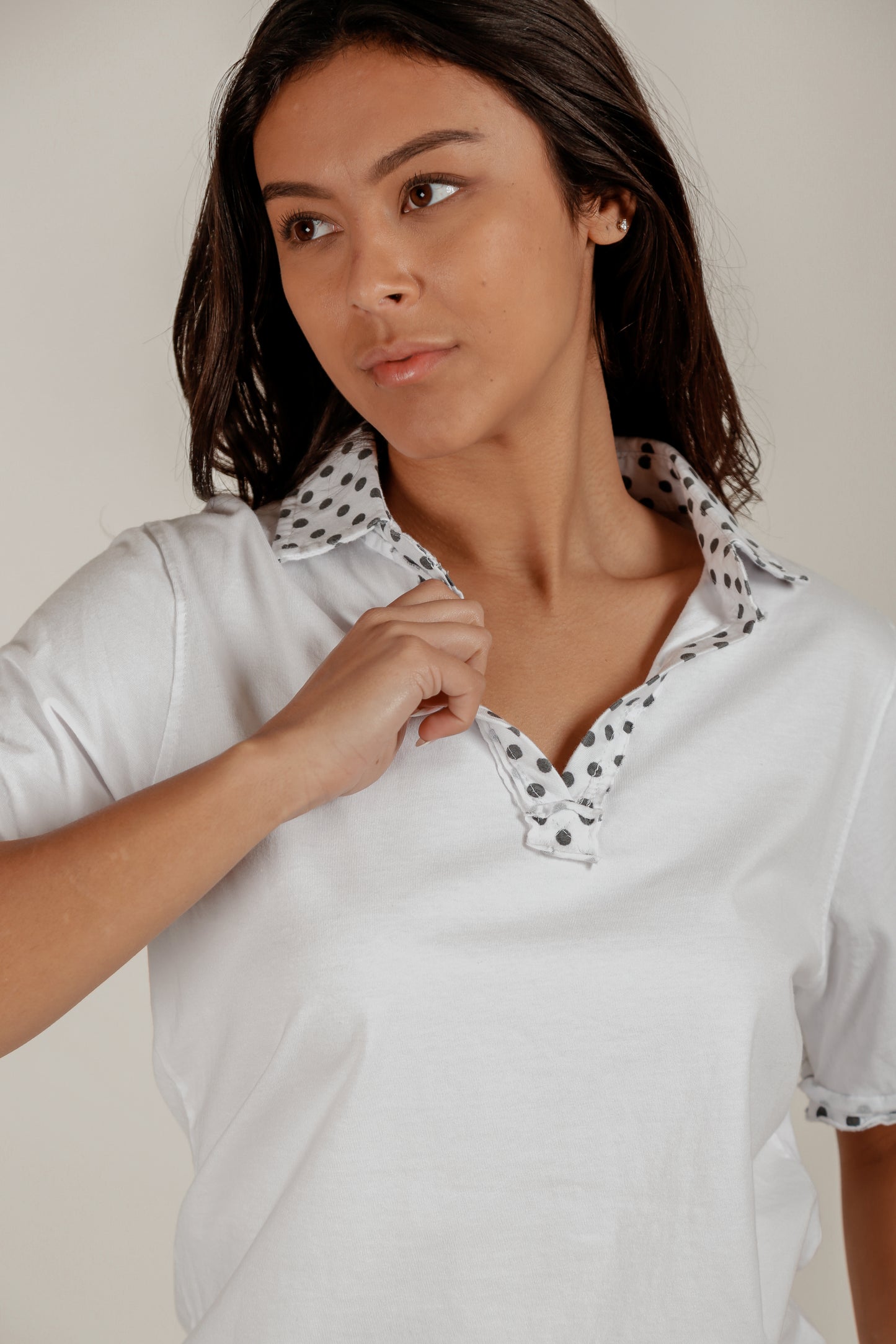 Polka Charm Tee (T240010 White Dots Collar)
